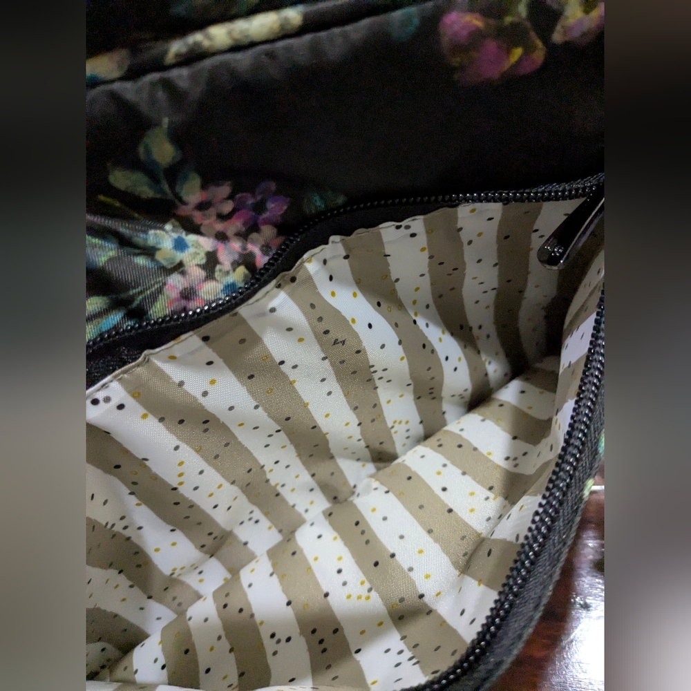 Lug Carousel XL Floral Black Quilted Bag - Picture 7 of 12